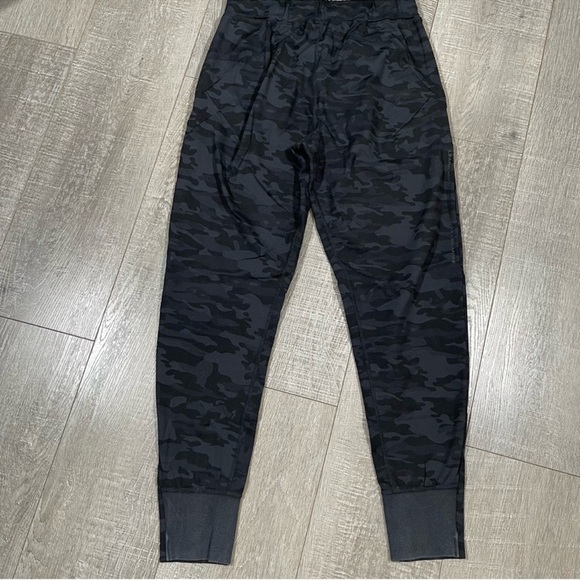Alphalete Women Joggers Camouflage Premium
V2 m High rise Size M - Picture 4 of 9